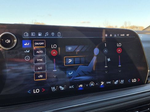 New 2026 Chevrolet Suburban Premier w/ Sun And Tow Package AWD/4WD image 19