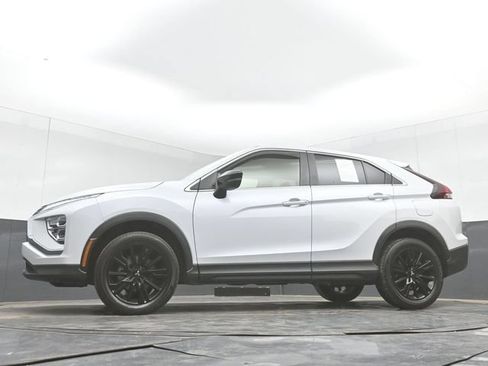 Used 2023 Mitsubishi Eclipse Cross LE AWD/4WD image 44