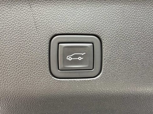 Used 2023 GMC Yukon Denali w/ Advanced Technology Package AWD/4WD image 60