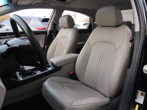 Used 2018 Hyundai Sonata Limited image 12