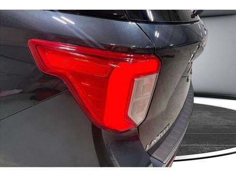 Used 2024 Ford Explorer Limited w/ Equipment Group 301A AWD/4WD image 35