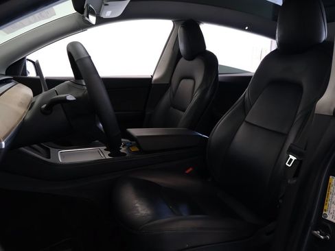 Used 2021 Tesla Model Y Long Range AWD/4WD image 17