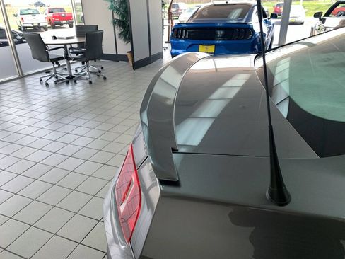 Used 2010 Ford Mustang Coupe image 7