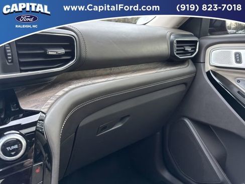 Certified 2022 Ford Explorer Platinum w/ Technology Package image 27