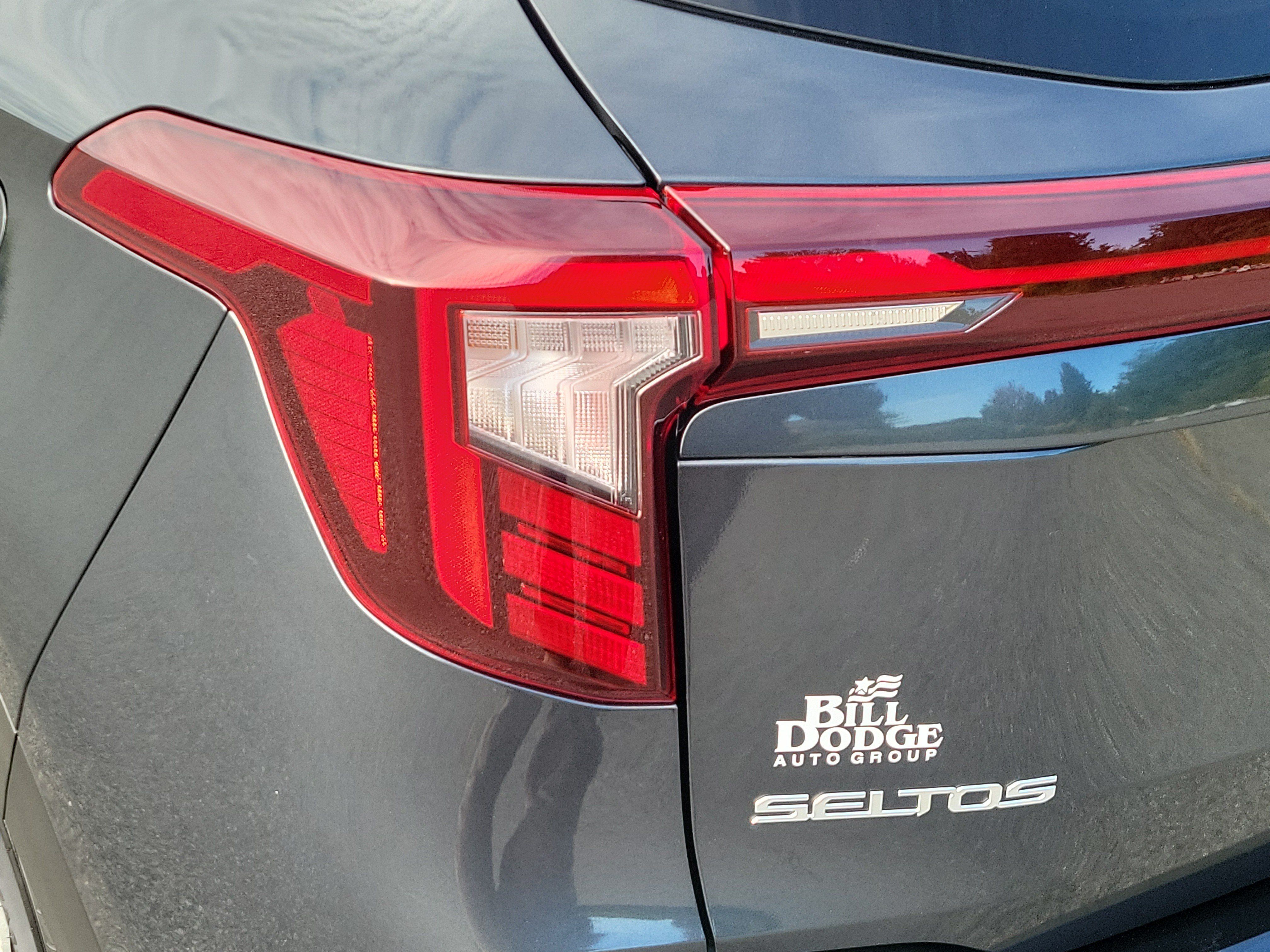 Used 2025 Kia Seltos EX AWD/4WD image 11