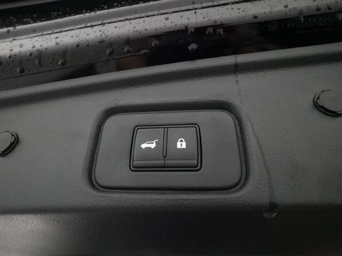 Certified 2025 Nissan Pathfinder SL image 15