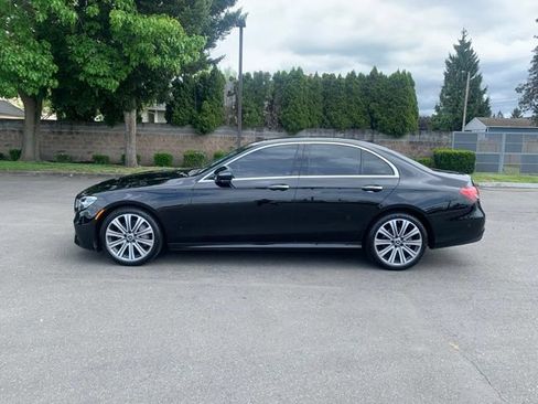Used 2022 Mercedes-Benz E 350 4MATIC Sedan image 2