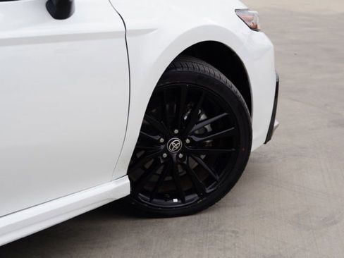 Used 2022 Toyota Camry XSE image 8