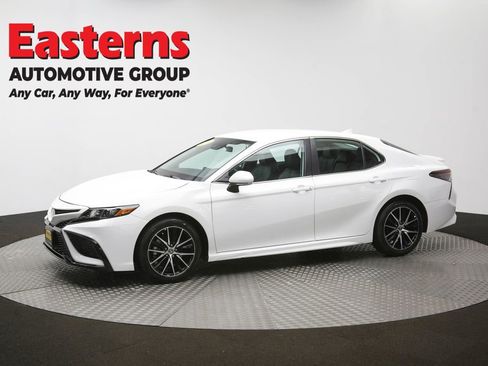 Used 2024 Toyota Camry SE AWD/4WD image 56