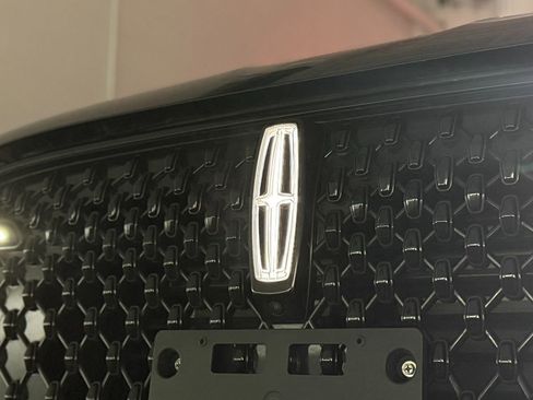 Used 2025 Lincoln Aviator Reserve w/ Jet Appearance Package image 9