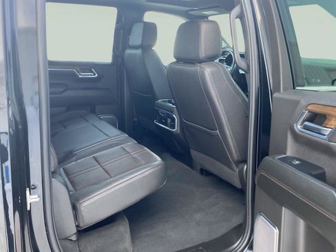 Used 2023 Chevrolet Silverado 1500 High Country w/ High Country Premium Package AWD/4WD image 9