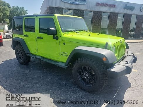 Used 2013 Jeep Wrangler Unlimited Sport AWD/4WD image 3