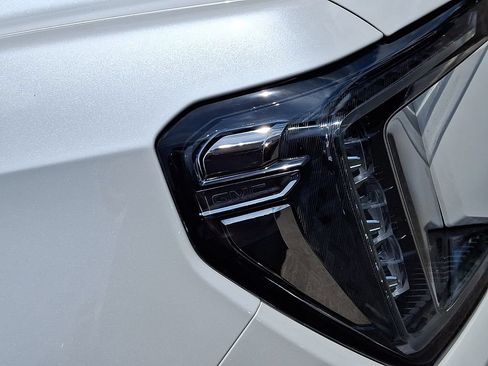Certified 2023 GMC Yukon XL Denali AWD/4WD image 9