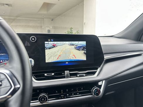 Used 2025 Chevrolet Equinox LT image 17