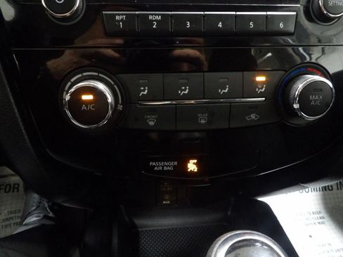 Used 2017 Nissan Rogue S AWD/4WD image 14