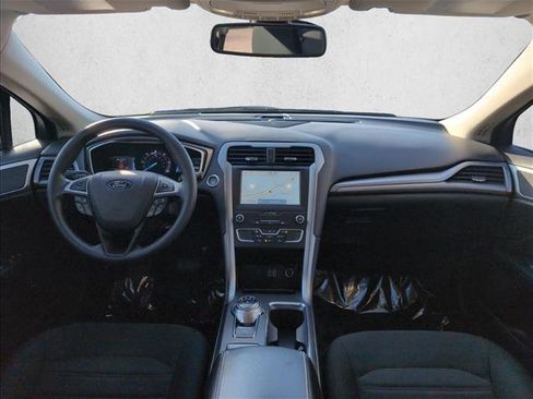 Used 2020 Ford Fusion SE image 19