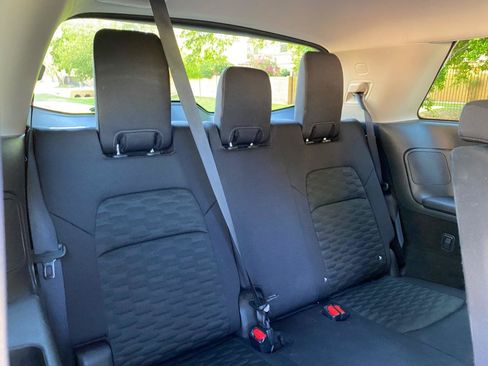 Used 2022 Nissan Pathfinder S FWD image 37