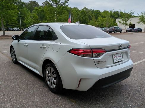 Used 2025 Toyota Corolla LE FWD image 6