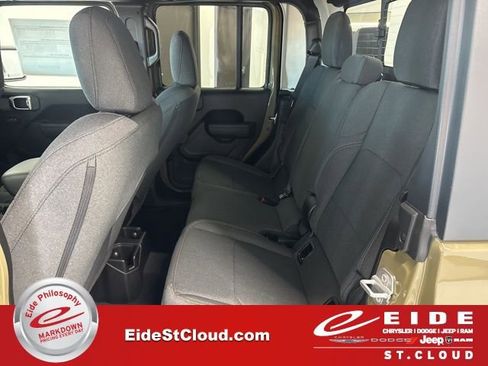 New 2026 Jeep Gladiator Sport image 18