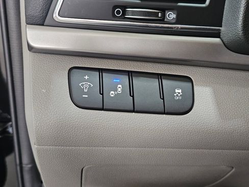 Used 2018 Hyundai Elantra SEL FWD image 17