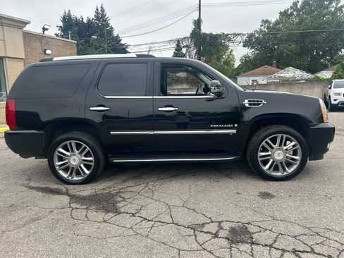 Used 2007 Cadillac Escalade AWD w/ Information Package image 4
