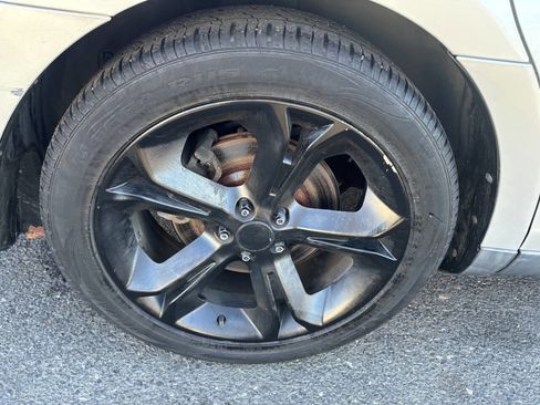 Used 2010 Ford Taurus SHO image 26