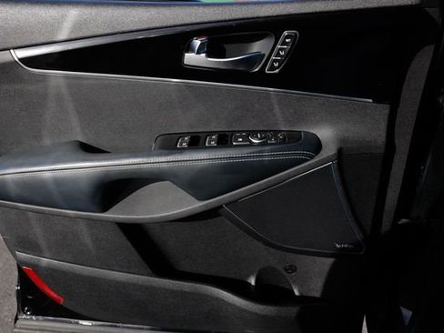 Used 2017 Kia Sorento SX image 52