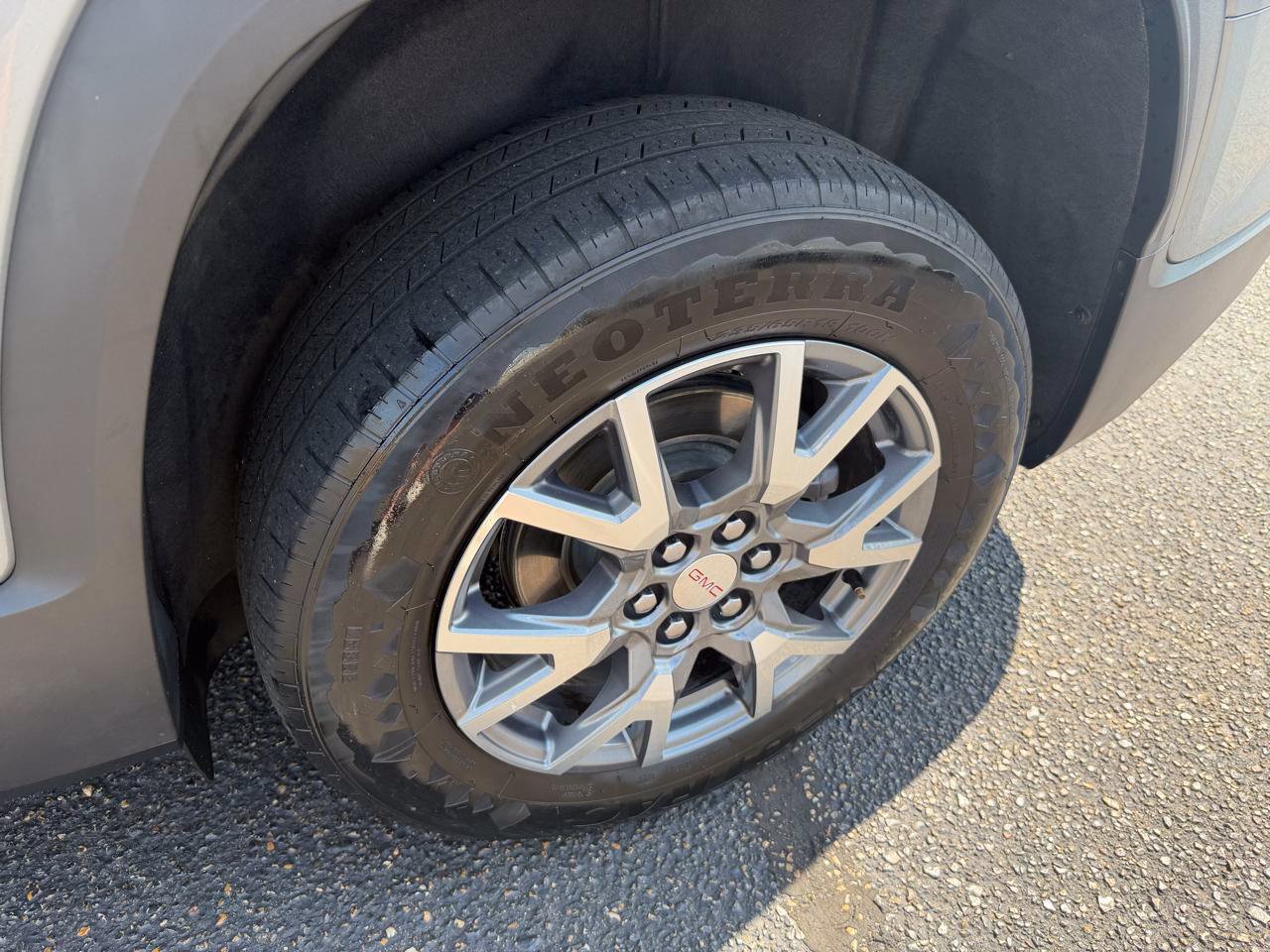 Used 2023 GMC Acadia SLT AWD/4WD image 32