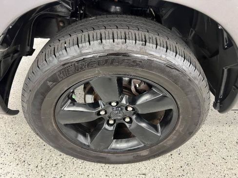 Used 2019 RAM 1500 Express w/ Express Value Package AWD/4WD image 32