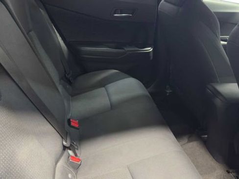 Used 2019 Toyota C-HR XLE FWD image 15