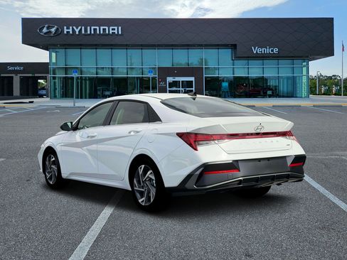 New 2026 Hyundai Elantra Limited FWD image 24