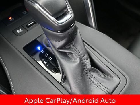 Used 2024 Toyota Venza LE AWD/4WD image 18