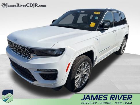 Used 2023 Jeep Grand Cherokee Summit w/ Advanced Protech Group IV image 9