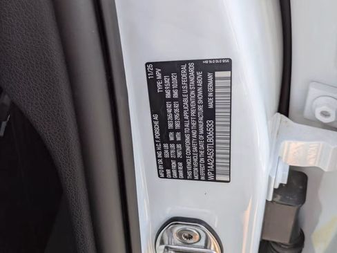 Certified 2026 Porsche Macan AWD/4WD image 29
