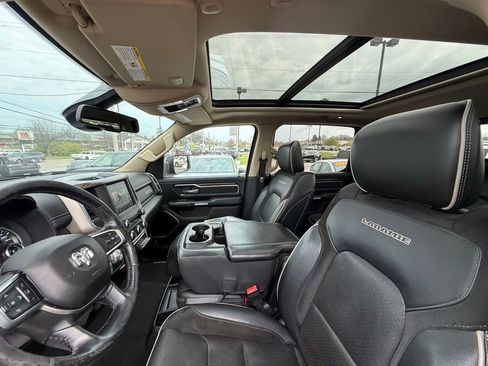Used 2019 RAM 1500 Laramie AWD/4WD image 13