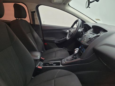 Used 2016 Ford Focus SE FWD image 21