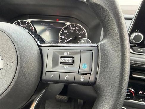 Used 2021 Nissan Rogue SV image 13