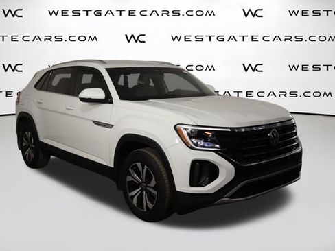 Used 2025 Volkswagen Atlas Cross Sport SE FWD image 38