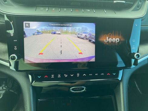 New 2026 Jeep Grand Cherokee L 4WD image 22
