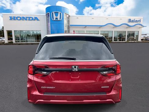 Used 2026 Honda Odyssey Touring image 4