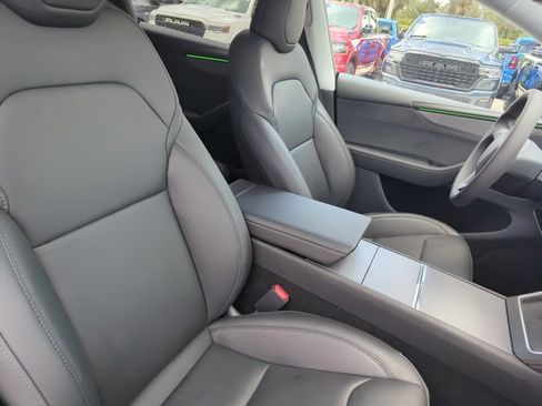 Used 2026 Tesla Model Y 2WD image 30