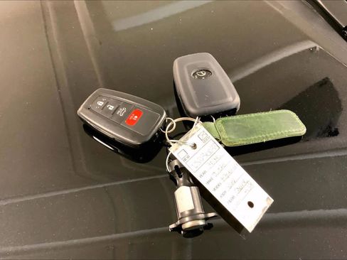 Used 2020 Toyota Highlander Platinum image 14