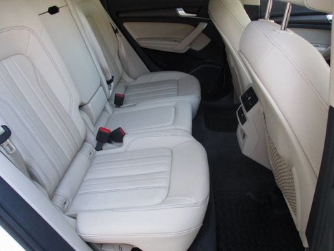 Used 2023 Audi Q5 2.0T Premium Plus w/ Premium Plus Package AWD/4WD image 23
