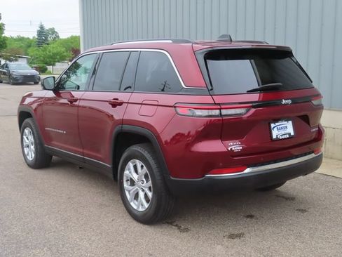 Used 2023 Jeep Grand Cherokee Limited AWD/4WD image 12