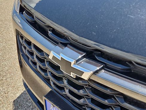 Used 2025 Chevrolet Trax RS w/ Sunroof Package FWD image 13