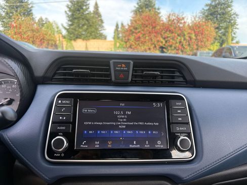 Used 2025 Nissan Versa SV image 20