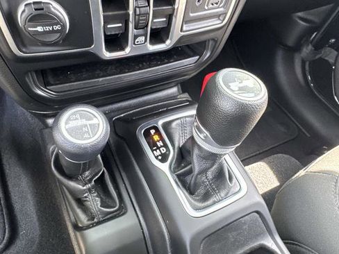 Used 2024 Jeep Wrangler Sport S image 22