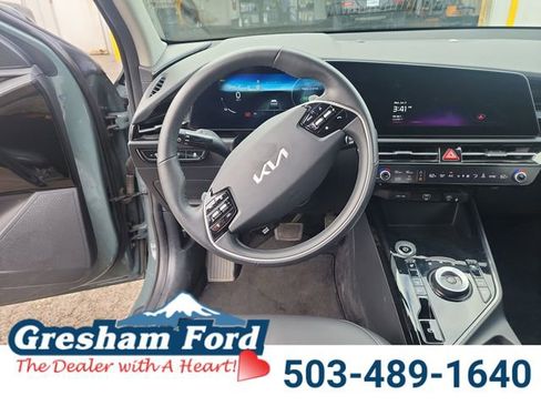 Used 2023 Kia Niro Wind w/ Wind Preserve Package FWD image 17