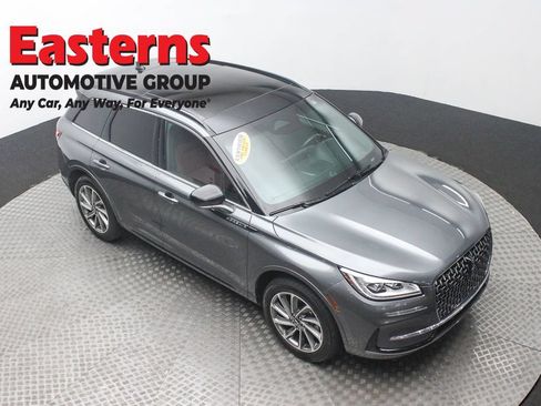 Used 2025 Lincoln Corsair Grand Touring w/ Towing Package AWD/4WD image 3