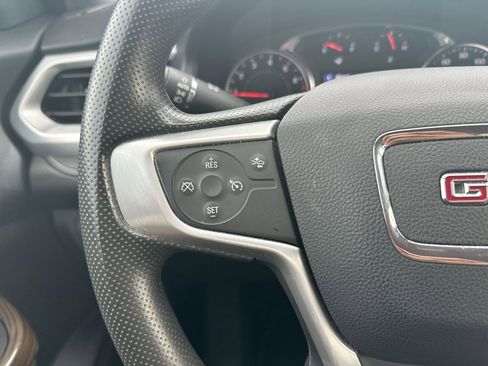 Used 2023 GMC Acadia SLE image 24